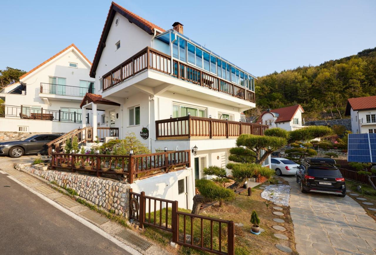 Herkules Namhae German Village Extérieur photo